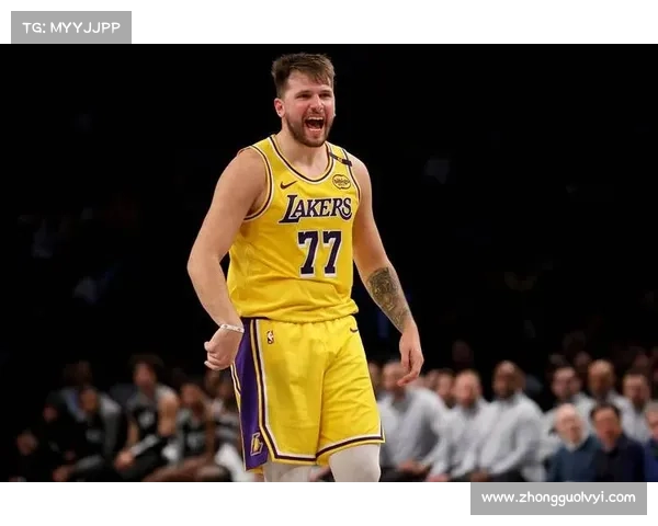 东契奇季前赛表现引发热议 体型变瘦或助湖人新赛季迎来突破